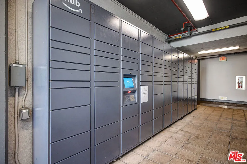 645 W 9th Street 711, Los Angeles, California 90015 home-pic-37